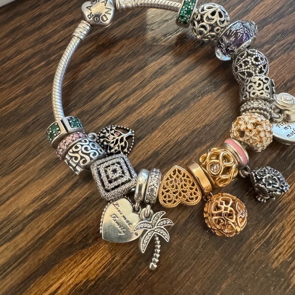 Pandora Moments Heart Clasp Snake Chain Bracelet with charms - Picture 6 of 15